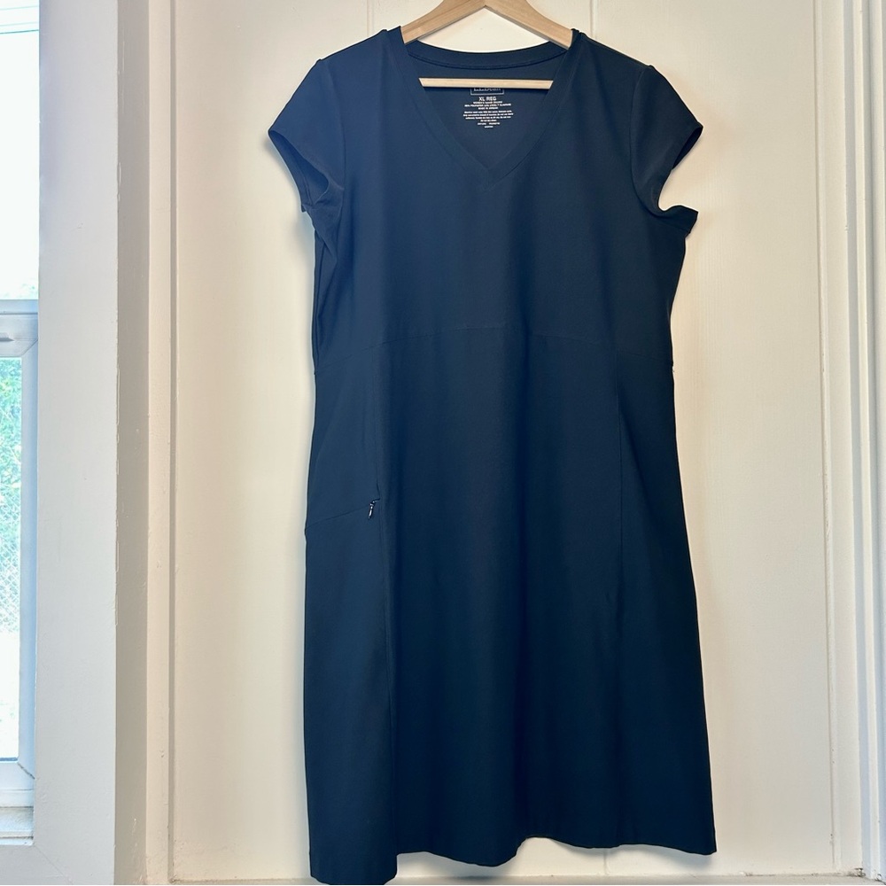 L.L. Bean Classic Black v neck Travel Dress zipper pockets size XL